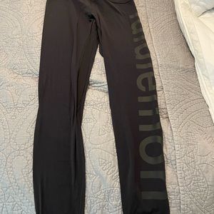 Worn once lululemon black 25” align leggings size 6